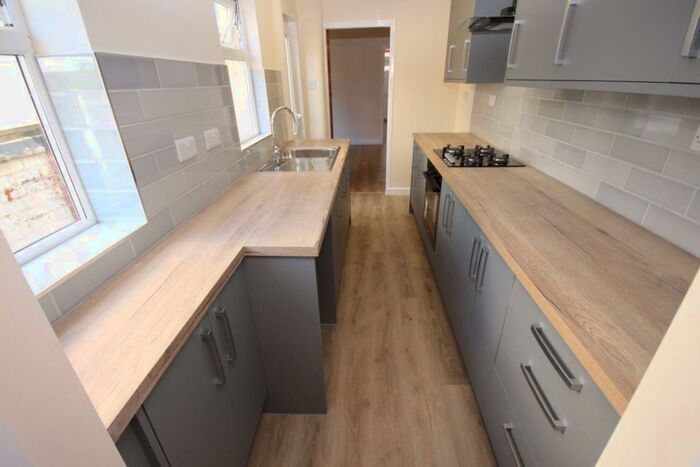 2 Bedroom House To Rent In Wetmore Road, Burton Upon Trent, Staffordshire, DE14