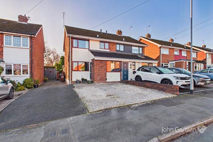 3 Bedroom Semi Detached House For Sale In Oak Road, Barton-under-Needwood, DE13