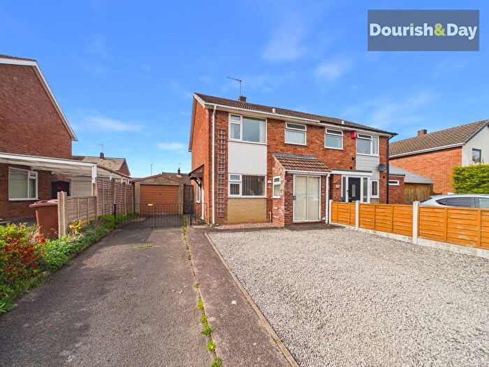 3 Bedroom Semi Detached House For Sale In Beverley Drive, Stafford, ST16