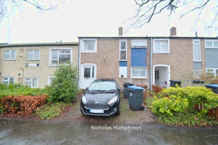 2 Bedroom House To Rent In Northdown Road, AL10