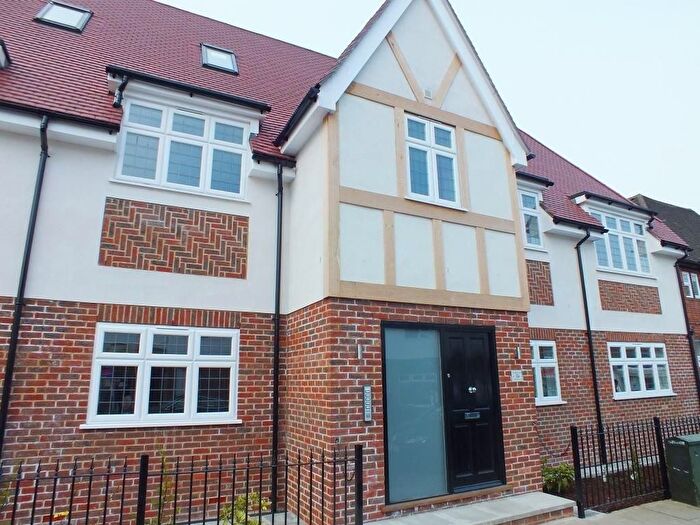 1 Bedroom Flat To Rent In Woodhurst Avenue, Petts Wood, BR5