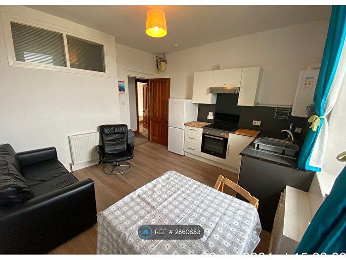 2 Bedroom Flat To Rent In Elmbank Road, Aberdeen, AB24