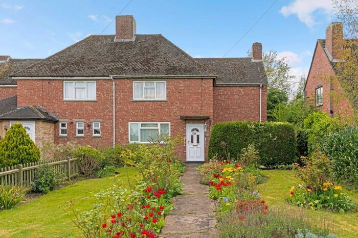 3 Bedroom Semi-Detached House For Sale In Courtfield Road, Stanton St. John, Oxford, OX33