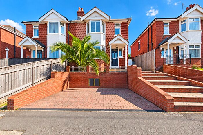 3 Bedroom Semi-Detached House For Sale In King Georges Avenue, Southampton, SO15