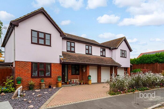 5 Bedroom Detached House For Sale In Chalklands, Howe Green, Chelmsford, CM2