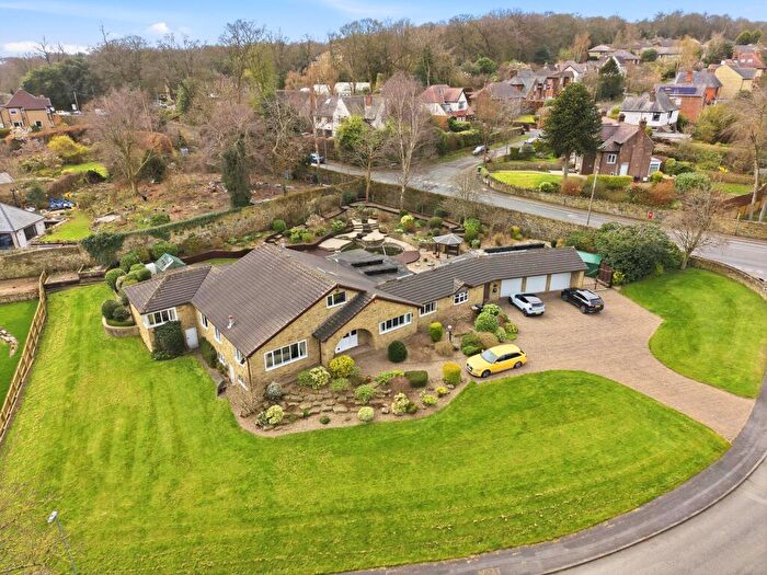 4 Bedroom Detached House For Sale In Ashleigh Dale, Huddersfield, HD2