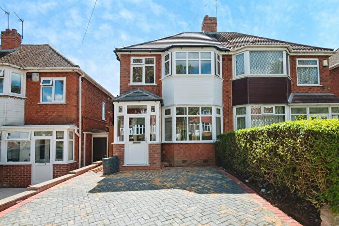 3 Bedroom Semi-Detached House For Sale In Wensleydale Road, Birmingham, B42