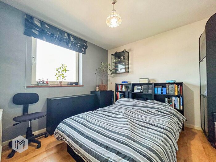 2 Bedroom Apartment For Sale In Crook Street, Bolton, BL3 - Photo 5