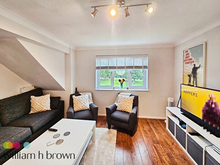 2 Bedroom Flat To Rent In Brooklands Walk, Chelmsford, CM2