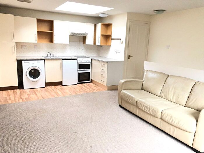 1 Bedroom Maisonette To Rent In Raeburn Mews, Edinburgh, EH4