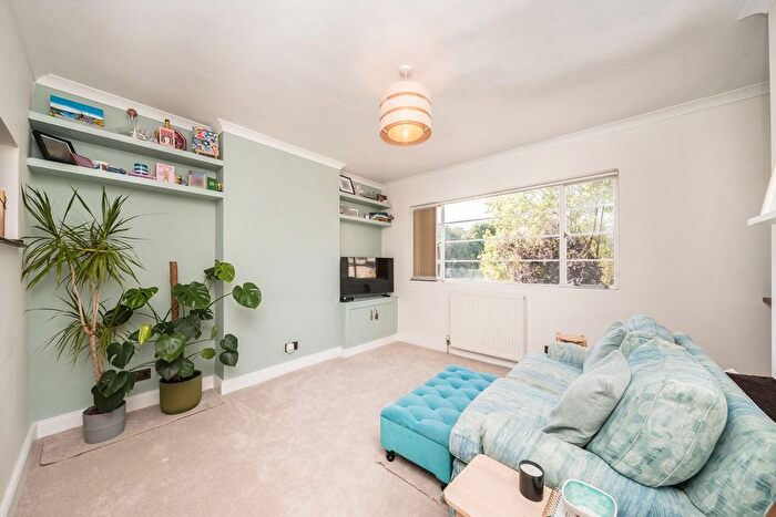 2 Bedroom Flat For Sale In Heath Rise, Kersfield Road, SW15