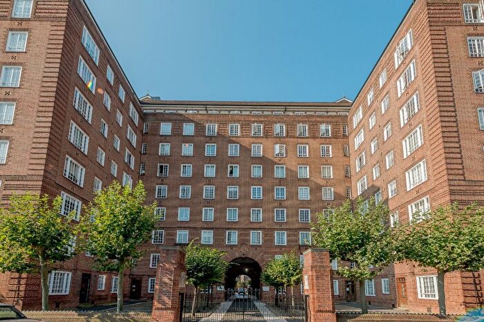 2 Bedroom Flat For Sale In Swan Court, Chelsea Manor Street, Chelsea, London, SW3
