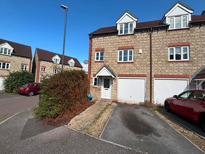 3 Bedroom End Of Terrace House To Rent In Parade Court, Speedwell, Bristol, BS5