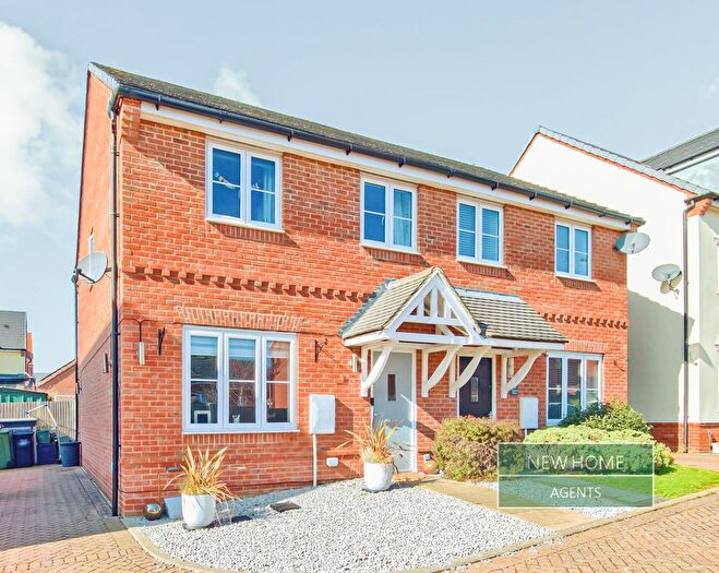 3 Bedroom Semi Detached House For Sale In Dulwich Avenue Basildon, SS15