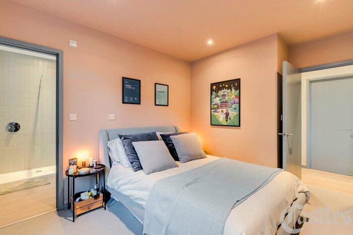 2 Bedroom Flat For Sale In Printworks House, Crouch End, N8