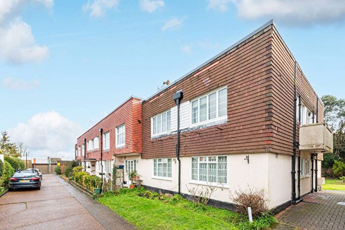 2 Bedroom Flat To Rent In Crown Lane, Streatham, London, SW16