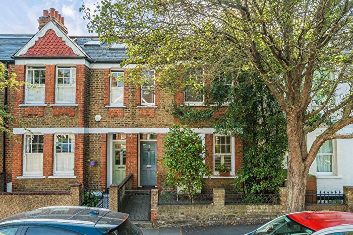 1 Bedroom Flat For Sale In Dancer Road, Kew, TW9
