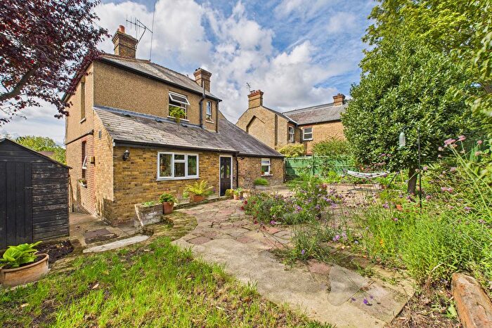 3 Bedroom Detached House For Sale In Lawn Lane, Hemel Hempstead, HP3