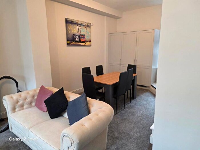 6 Bedroom Terraced House To Rent In Clayton Park Square, Newcastle Upon Tyne, NE2