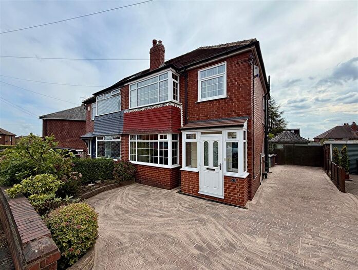 3 Bedroom Semi Detached House For Sale In Manston Way, Leeds, LS15