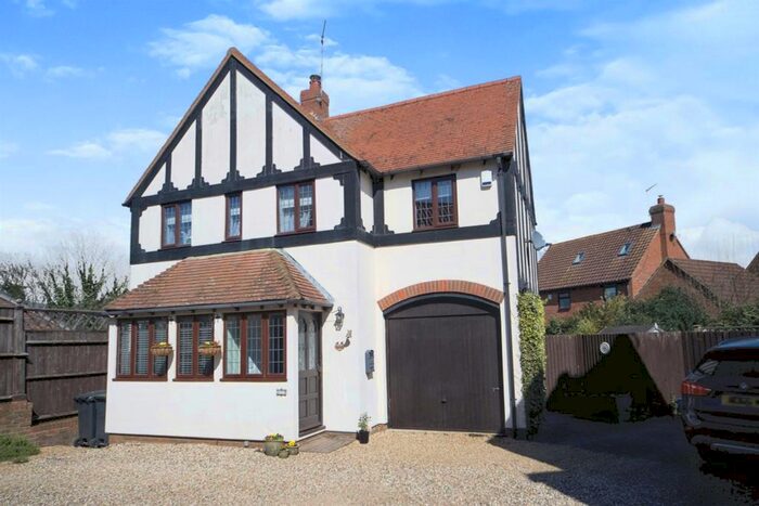 3 Bedroom Detached House For Sale In Church Mead, Roydon, Harlow, CM19