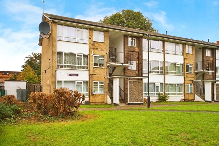 1 Bedroom Flat To Rent In Lea House, Plevna Road, London, N9