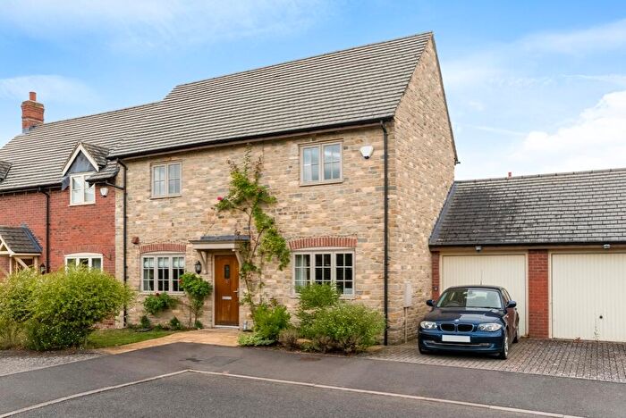 2 Bedroom Semi-Detached House For Sale In Ridgley Way, Harbury, Leamington Spa, CV33