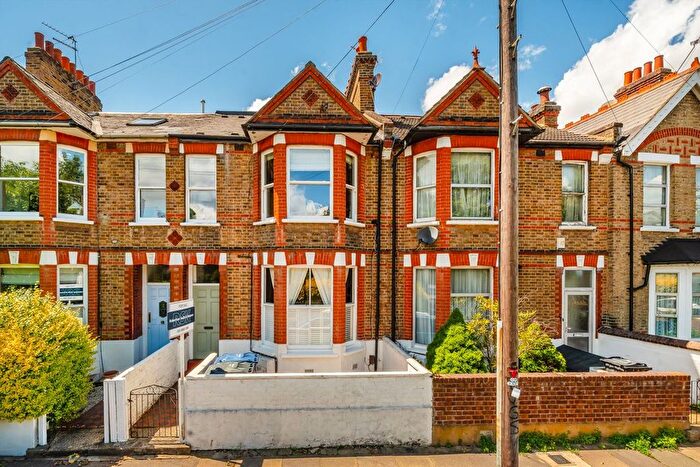 2 Bedroom Flat For Sale In Newton Avenue, Acton, W3