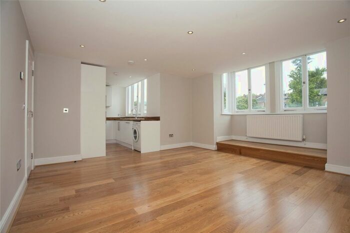 2 Bedroom Flat To Rent In Norwood Road, London, SE24