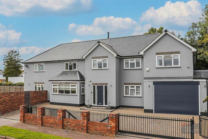 5 Bedroom Detached House For Sale In Carnaby Road, Broxbourne, Hertfordshire, EN10