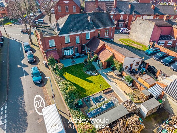 5 Bedroom Semi-Detached House For Sale In Beeches Road, Rowley Regis, B65