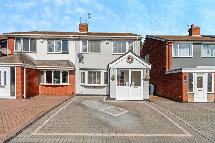 3 Bedroom Semi-Detached House For Sale In Tame Avenue, Wednesbury, WS10
