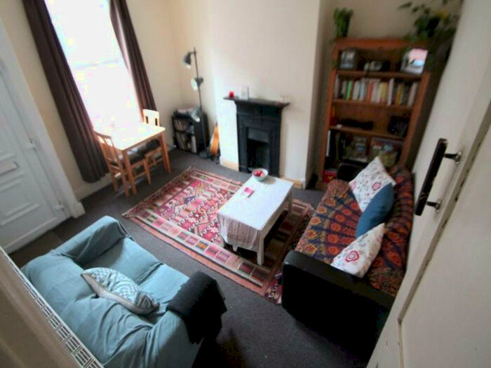2 Bedroom House To Rent In Harold Avenue, Leeds, LS6