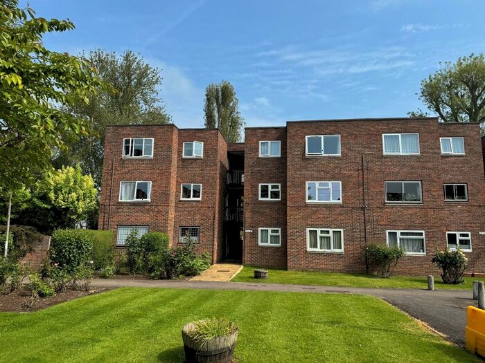 1 Bedroom Flat To Rent In Broadmeads, Ware, SG12