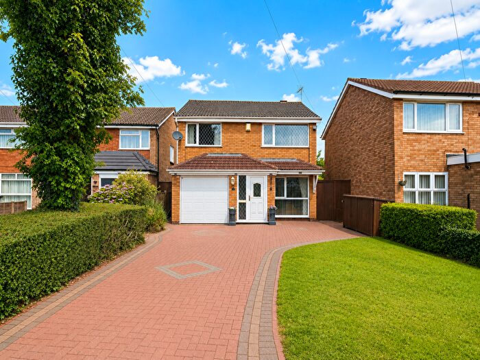 3 Bedroom Detached House For Sale In Heath Rise, Birmingham, B14