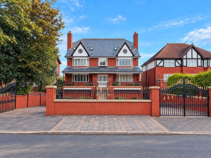 3 Bedroom Flat For Sale In Flat, Grosvenor Road, Southport, Merseyside, PR8