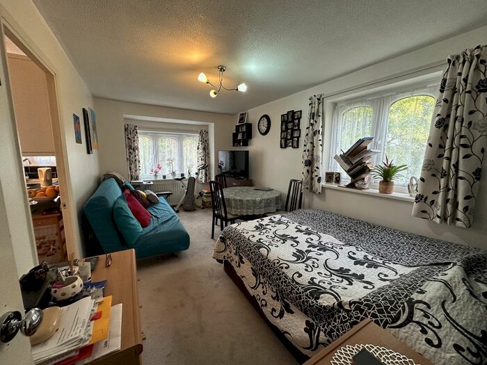 1 Bedroom Flat To Rent In Harewood Terrace, Southall, Greater London, UB2