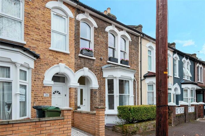 2 Bedroom Flat To Rent In Haroldstone Road, Walthamstow, London, E17