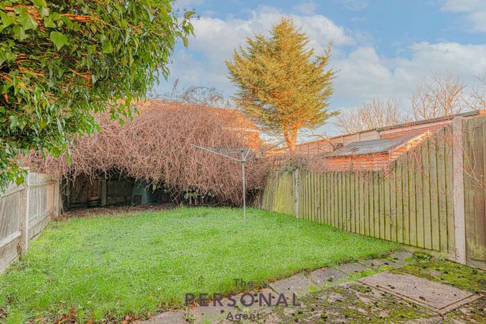 1 Bedroom Maisonette To Rent In Delaporte Close, Epsom KT17