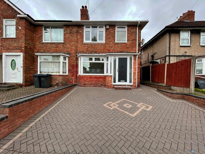 3 Bedroom Semi-Detached House To Rent In Twickenham Road, Birmingham, B44