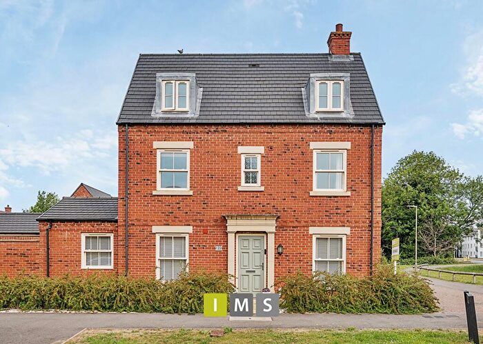 4 Bedroom Detached House For Sale In Flanders Close, Bicester, OX26