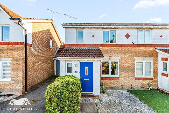3 Bedroom Semi-Detached House For Sale In Heathcote Gardens, Harlow, CM17
