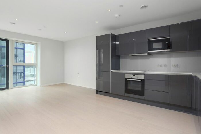 1 Bedroom Flat To Rent In Glasshouse Gardens, London, E20