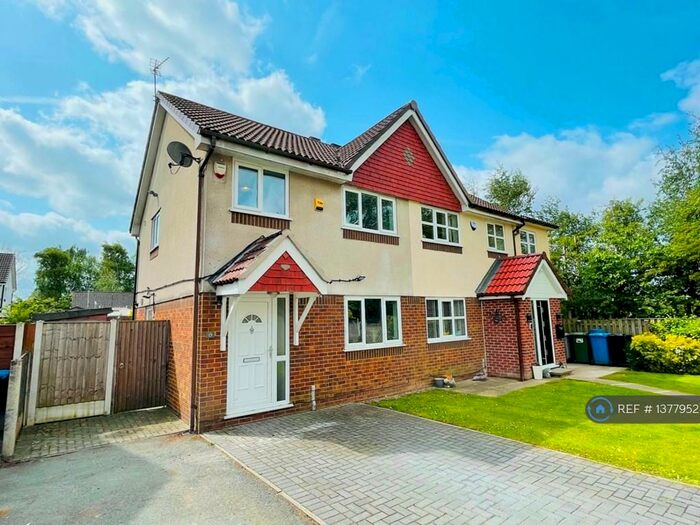 3 Bedroom Semi-Detached House To Rent In Allgreave Close, Sale, M33