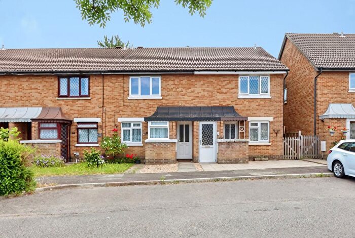 1 Bedroom Flat For Sale In Boveridge Gardens, Muscliff, Bournemouth, Dorset, BH9