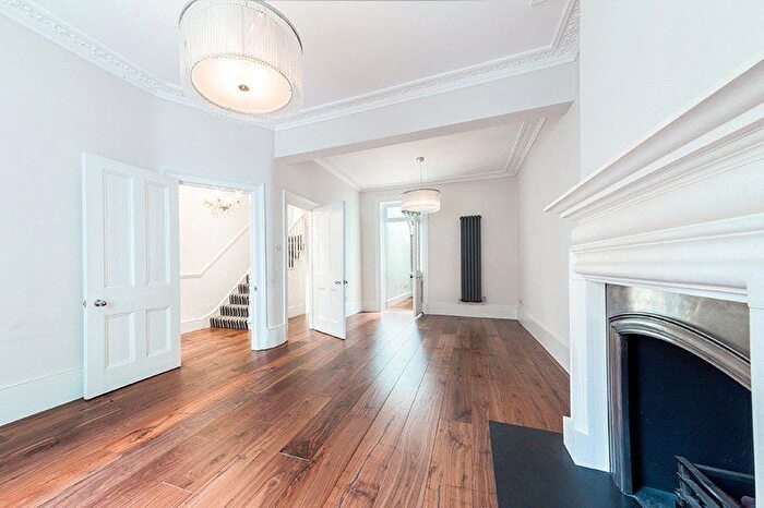 4 Bedroom Detached House To Rent In Connaught Street, London, W2