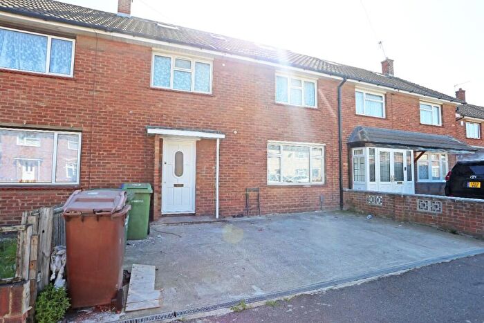 6 Bedroom Terraced House To Rent In Toronto Road, Tilbury, Essex, RM18