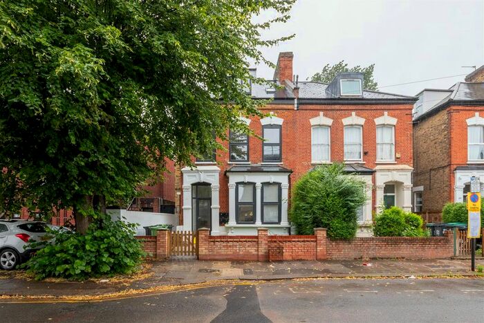 1 Bedroom Flat To Rent In Pembury Road, Tottenham, N17