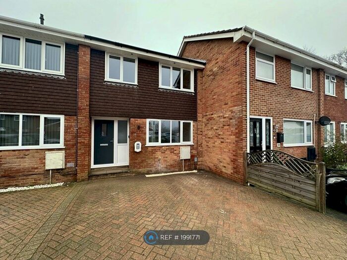 3 Bedroom Terraced House To Rent In Marlow Close, Fareham, PO15