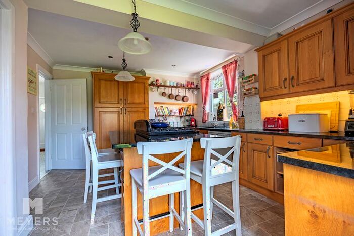 5 Bedroom Detached House For Sale In Holdenhurst Avenue, Bournemouth, BH7